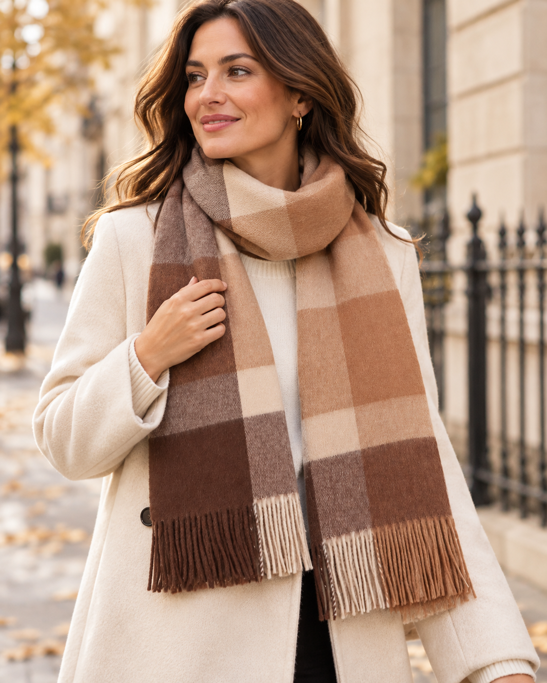 Écharpe marron et beige à grands carreaux en laine 100 % – York (5)