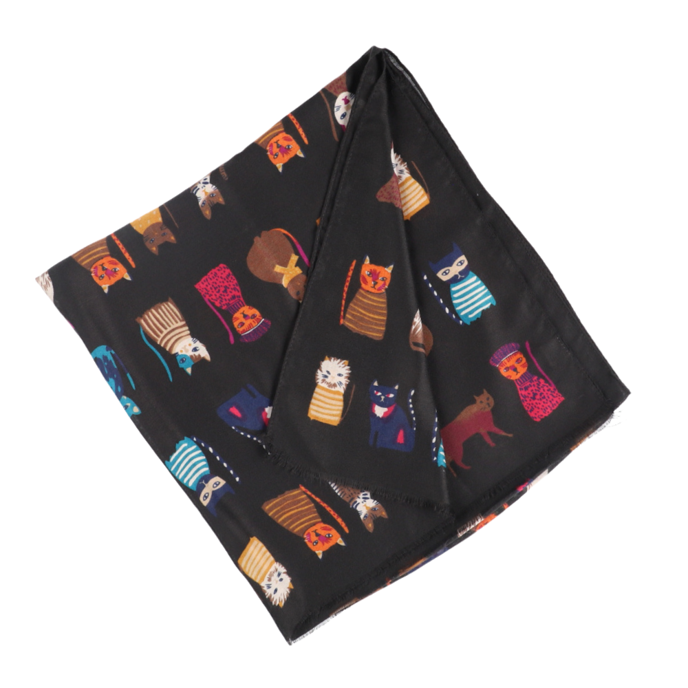 Écharpe douce noire pour femme à motif chats – Nikko (3)